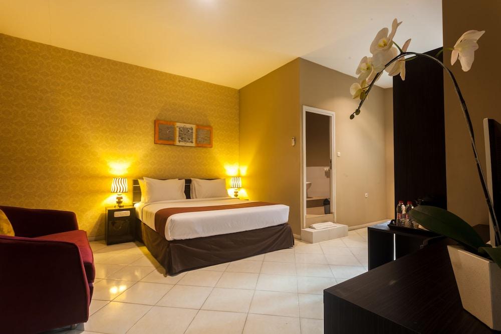Hotel Reddoorz @ Sunset Point Seminyak Exterior foto