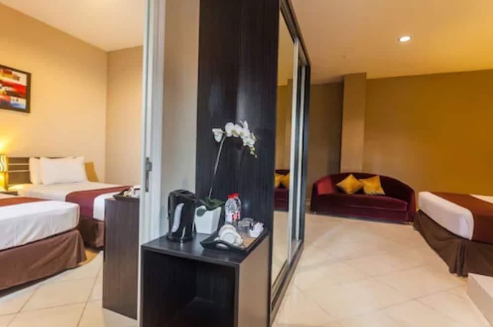 Hotel Reddoorz @ Sunset Point Seminyak Exterior foto