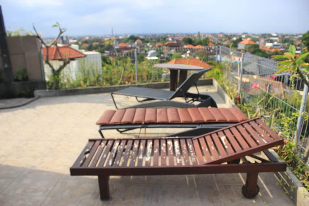 Hotel Reddoorz @ Sunset Point Seminyak Exterior foto